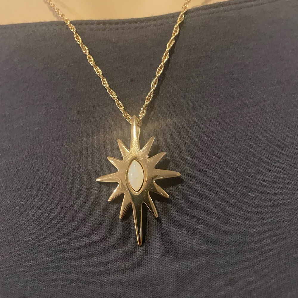 Park Lane Gold Starburst Necklace NWOT